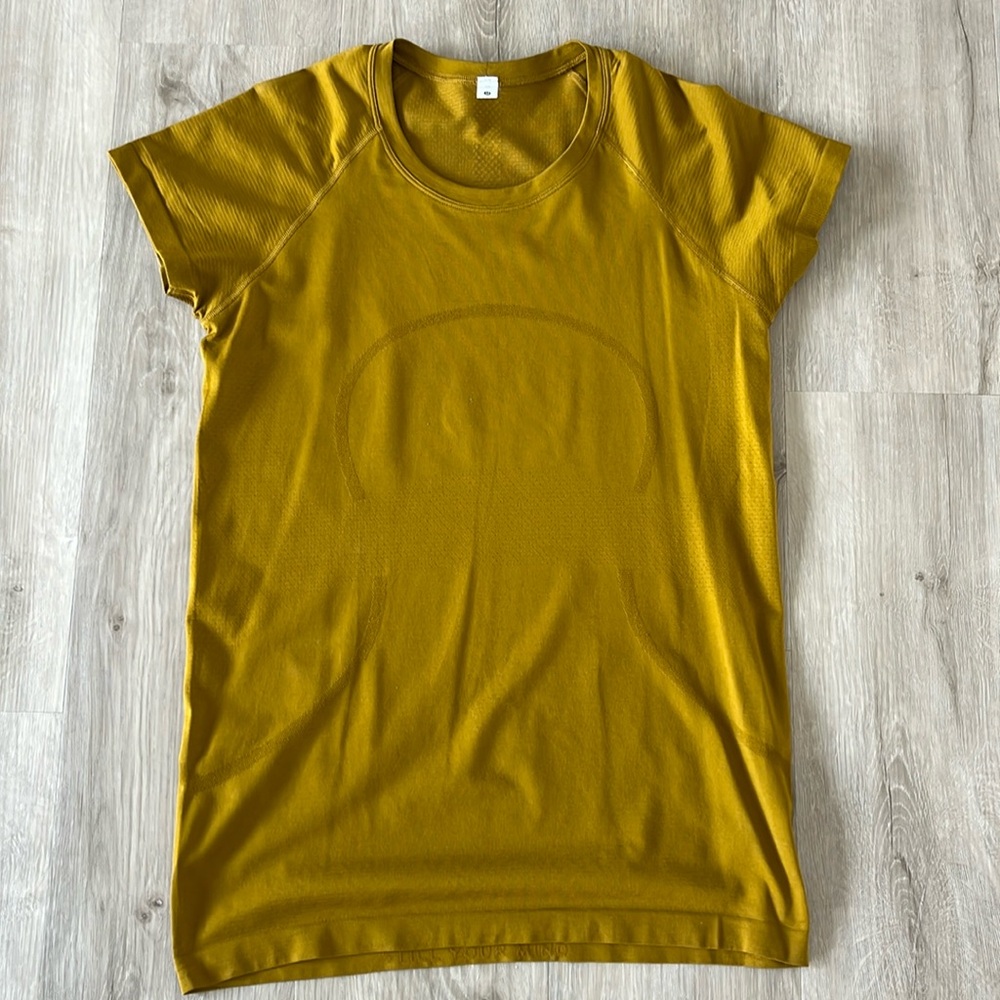 Lululemon Tee